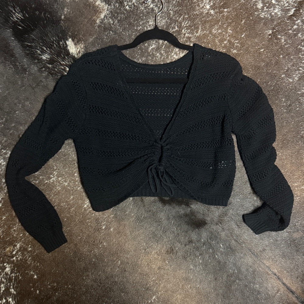 Hollister cinch key hole sweater